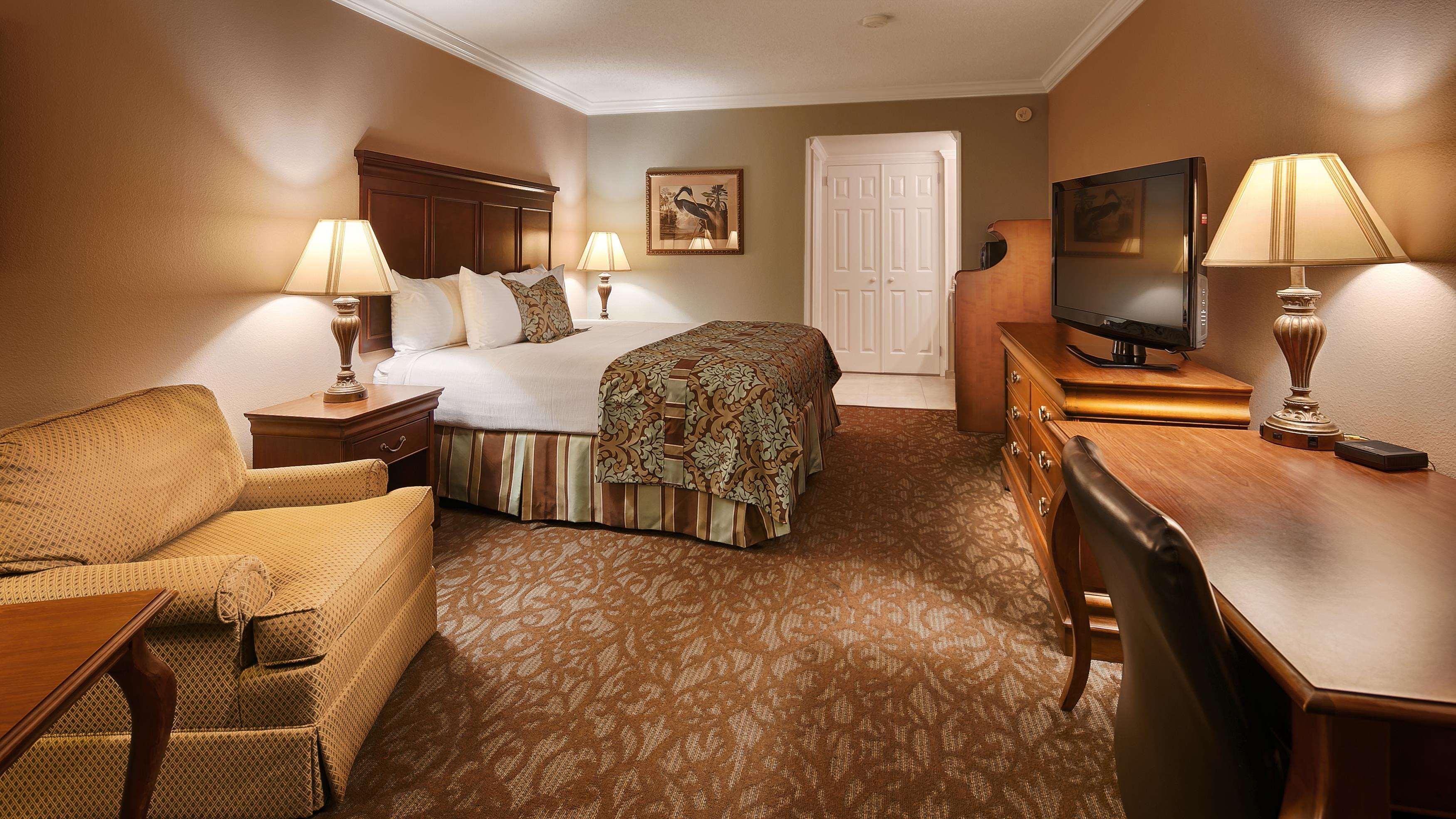 Best Western Plus Westbank Harvey Exterior photo