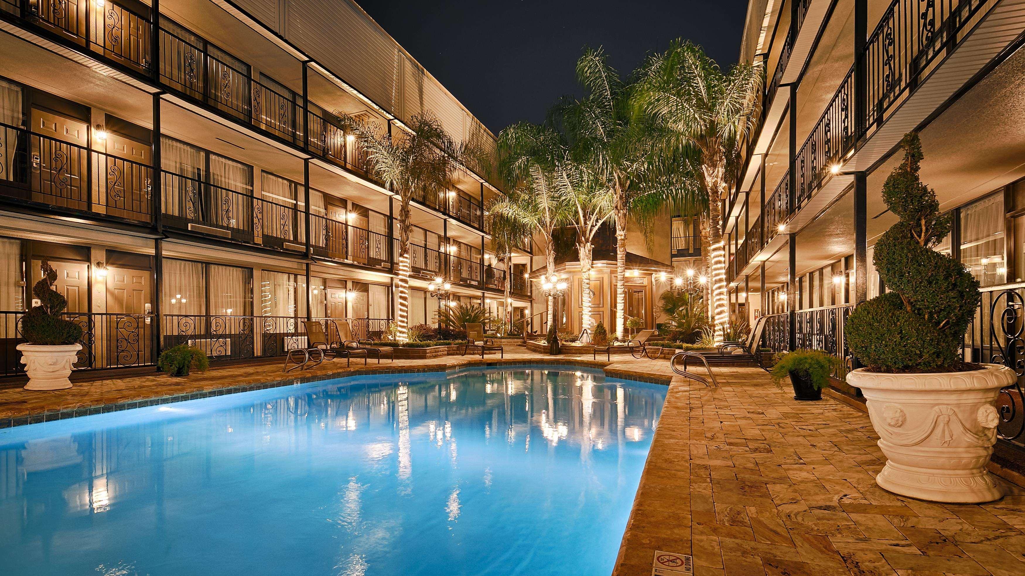 Best Western Plus Westbank Harvey Exterior photo